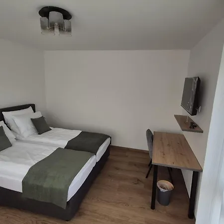 게스트하우스 Seibel Doppel-zweibettzimmer Mit Kueche Und Wintergarten 로이틀링겐