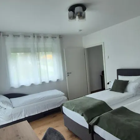 Seibel Doppel-zweibettzimmer Mit Kueche Und Wintergarten 게스트하우스 *