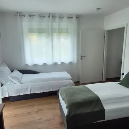 Seibel Doppel-zweibettzimmer Mit Kueche Und Wintergarten 게스트하우스 *