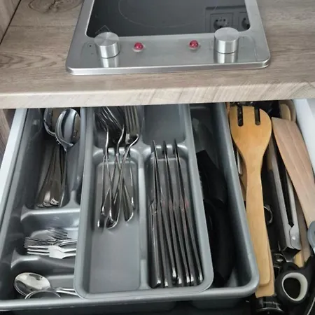 Seibel Doppel-zweibettzimmer Mit Kueche Und Wintergarten Gæstehus Reutlingen