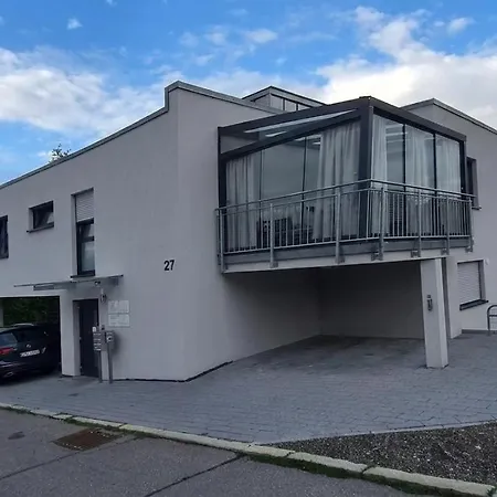 Gasthuis Seibel Doppel-zweibettzimmer Mit Kueche Und Wintergarten Reutlingen